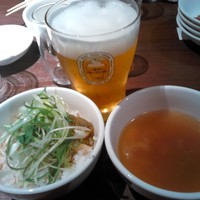 天空飲茶酒家 - キリン一番搾り、手前がジャスミンライス、ふかひれスープ。