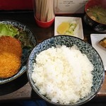 エスファクトリー - コロッケ定食御飯大