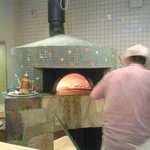 アロマ デル ソーレ - オーダーしたピッツアがいま焼かれています。