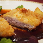 マゼランズ - 三元豚のカツレツ、ポルトソース