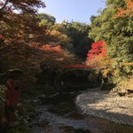 Shigetsutei - お店の下を流れる清滝川の河原から望む指月橋