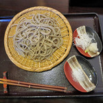 蕎茶亭まるやま - 合わせの２枚目です。
      長野県八ヶ岳産信濃１号種、
      超粗挽き新そば。