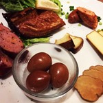 オルタナティブラウンジ - (季節のオススメメニュー)自家製燻製盛り合わせ