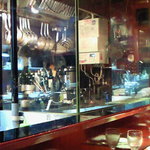 Bistro Q - 【'10/12/03撮影】店内の厨房付近の風景です