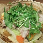 大戸屋 - 四元豚とたっぷり野菜の蒸し鍋