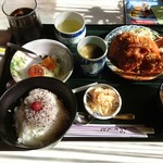 オレンジカフェ - 料理写真:日替わり定食とデザートセット