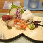 日本料理 とくを - 「お造り」本鮪の赤身、鱧の湯引き、車海老の湯引き、明石の鯛、鮑