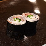 日本橋蛎殻町 すぎた - 〆鯖、大葉、浅葱、ガリの海苔巻き