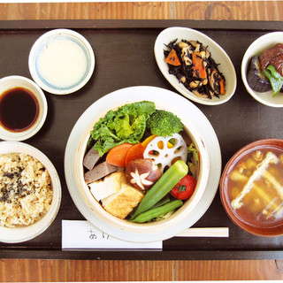 ＊玄米ご飯とおいしいおかず＊