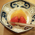 赤坂 詠月 - 苺とはっさく