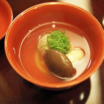 赤坂 詠月 - お椀、鶉（うずら）と大黒しめじのスープ