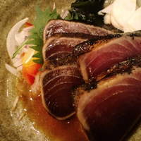 土佐料理 祢保希 赤坂店 - 炭火焼鰹のたたき