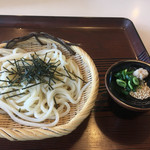 飛猿閣 - ざるうどん(*ﾟ∀ﾟ*)500円←だと思う
壁のメヌーにのってなかった…