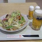 リンガーハット - 野菜たっぷり皿うどん 788円、生ビール中 507円♪