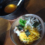 鶏飯食堂 HABUS - トッピングしてスープをかける