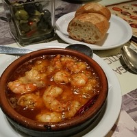 Bar Espanol LA BODEGA 大阪店 - 海老のガーリック煮とパン