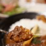 お肉屋 けいすけ 三男坊 - ＜ランチ＞お肉屋さんの和牛煮込みカレー 926円