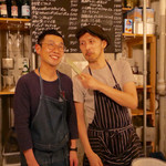 da.b - 2016/10/22  撮影了承済み  右側オーナーの紅谷氏、左側は従業員。。。