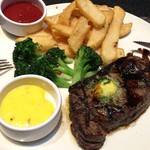 Wolfgang Puck Bar & Grill - 