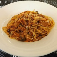 GARB CENTRAL - ランチ：日替わりパスタ（イカと長ネギ、キャベツのボロネーゼ風スパゲッティーニ）
                  