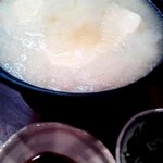 興 - 「みぞれ湯豆腐」：大根の辛みと甘さの両方をまとった豆腐が、何とも奥深い味！オススメです！