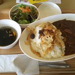 旬野菜カレー（サラダ、スープ付き）税込400円(2016.12.07)