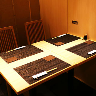 Private room with table available [up to 6 people]