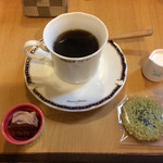 Okidokei - 2016.12.9
                        食後のコーヒーが付いてます。
                        デザートとクッキー。