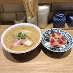 きたかた食堂 - 蔵出し味噌ラーメンとトロたくチラシ！
            950円