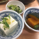 大栄食堂 - 冷奴,かぼちゃの煮付け,漬物