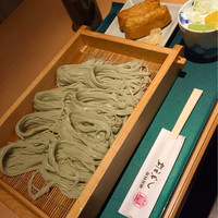 新潟名物 布のり蕎麦とおいしい酒菜 きなせや. 赤坂割烹店 - へぎそばいなり寿司セット900円税込