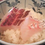 かおりひめ - 鯛定食　ゴハンの上に鯛をのせて