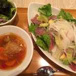 海鮮市場 AOHAMA 田町店 - ランチのサラダ丼