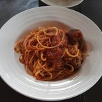 トラットリア フェルマータ - 黒毛和牛トマト煮込みオレガノ風のトマトソース スパゲッティ