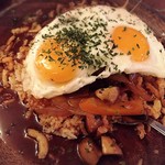 Genius Lounge - １００％ビーフのロコモコ