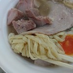 ツルツルツルツルの平打ち麺
