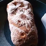 ホームメイド メルシー - チャバタ(トマト＆オリーブ)￥210