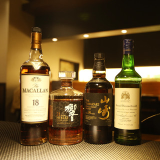 A wide variety of alcoholic drinks are carefully selected by the owner himself.