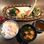 和 is 魯菴 - 旬の香り　主菜と食事