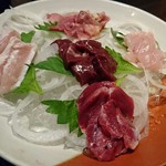 こま - 鳥の刺し盛り5種