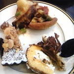 ペストリーショップ ラ・モーラ - 上はピザ風味のパングラタン