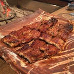 柳家 - 長良川天然鰻蒲焼き、粉山椒