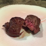 柳家 - 有害駆除の小鹿ヒレ焼き物、粒マスタード