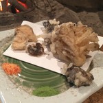 柳家 - 信州茸天麩羅(松茸、舞茸、杏茸、桜占地、老茸、釈迦占地、性賢寺)抹茶塩、一味塩