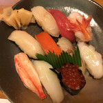 Uogashi Hikarizushi - 市場寿司1,000円