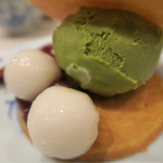 あなごと日本酒 なかむら - 炭酸せんべいに挟んだアイス