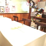 本格水餃子専門 瓦奉店 - テーブル