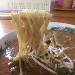 天徳 - 麺持ち上げ