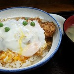 Sakamotoya - お味噌汁、漬物も付く　2016.12