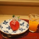 お料理 佐藤 - いちごとミカンジュース